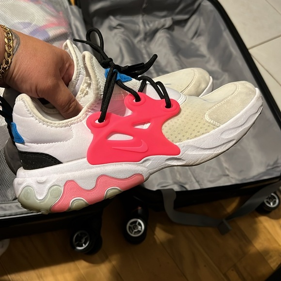 White hyper pink - Picture 3 of 7